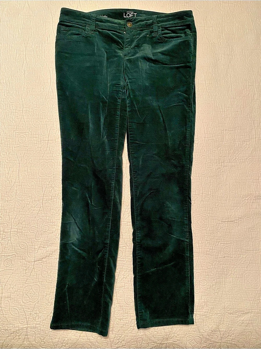 LOFT Modern Straight Pants in Green Velvet. Size 4 Petite